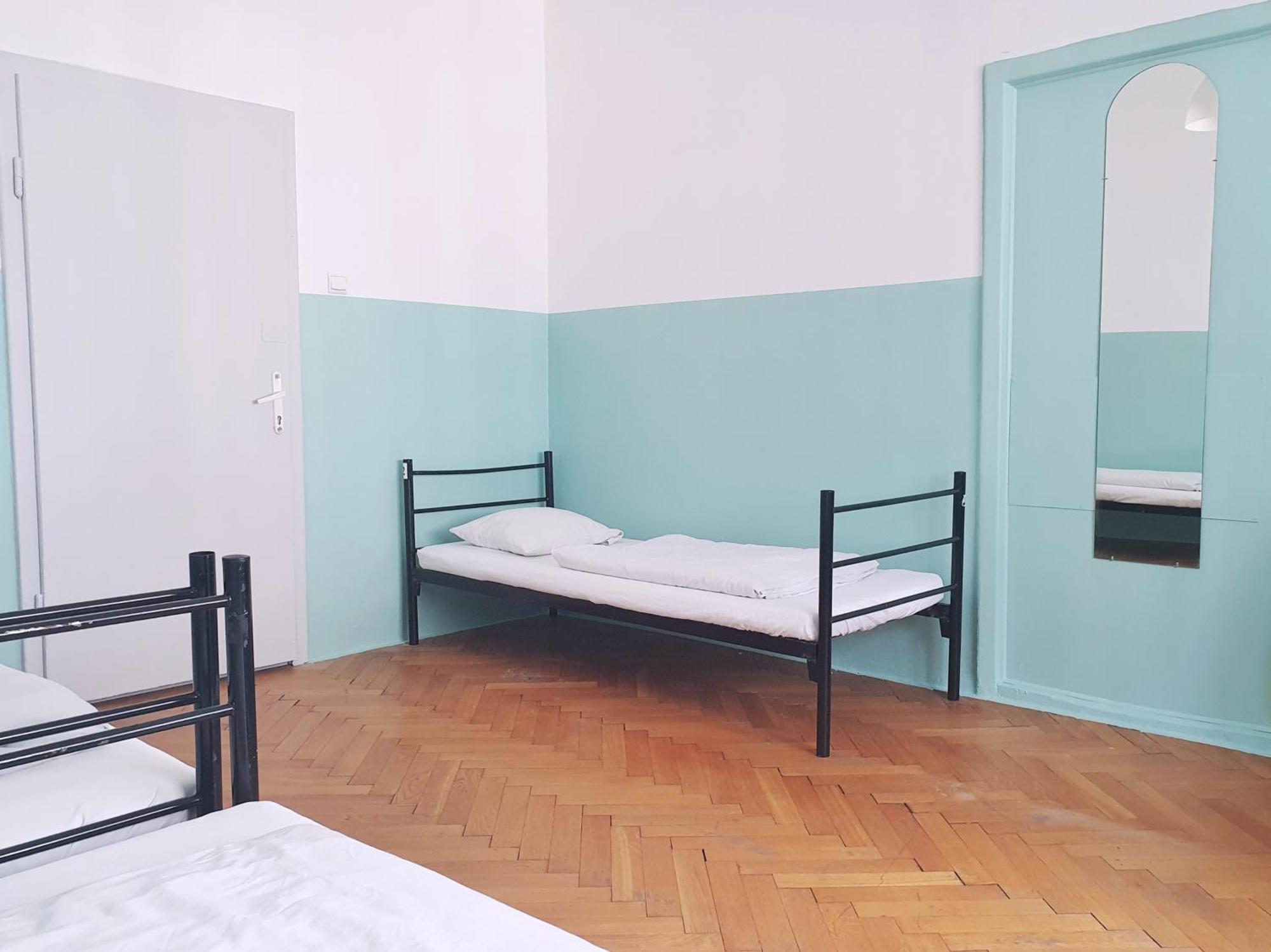 Viki Kazimierz Hostel Krakow Exterior photo